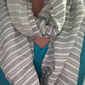 Women’s Wrap Scarf